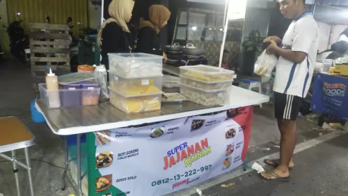 BZAR UMKM Kantor Camat Ciracas beralamat di Jalan Pengantin Ali, Kelurahan Ciracas, Kecamatan Ciracas, Jakarta Timur
